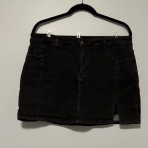 Elegant Black Mini Skirt